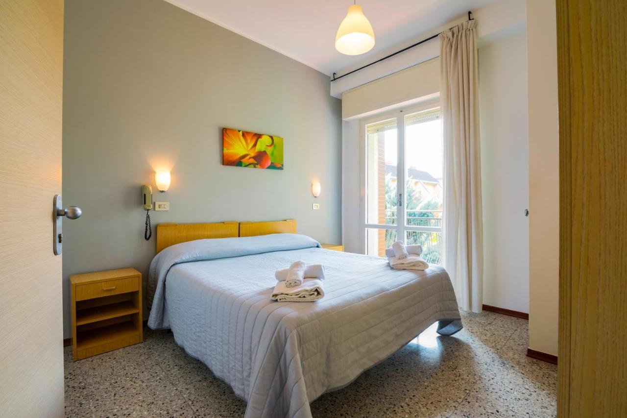 Hotel Ausonia B&B Rimini Exterior photo