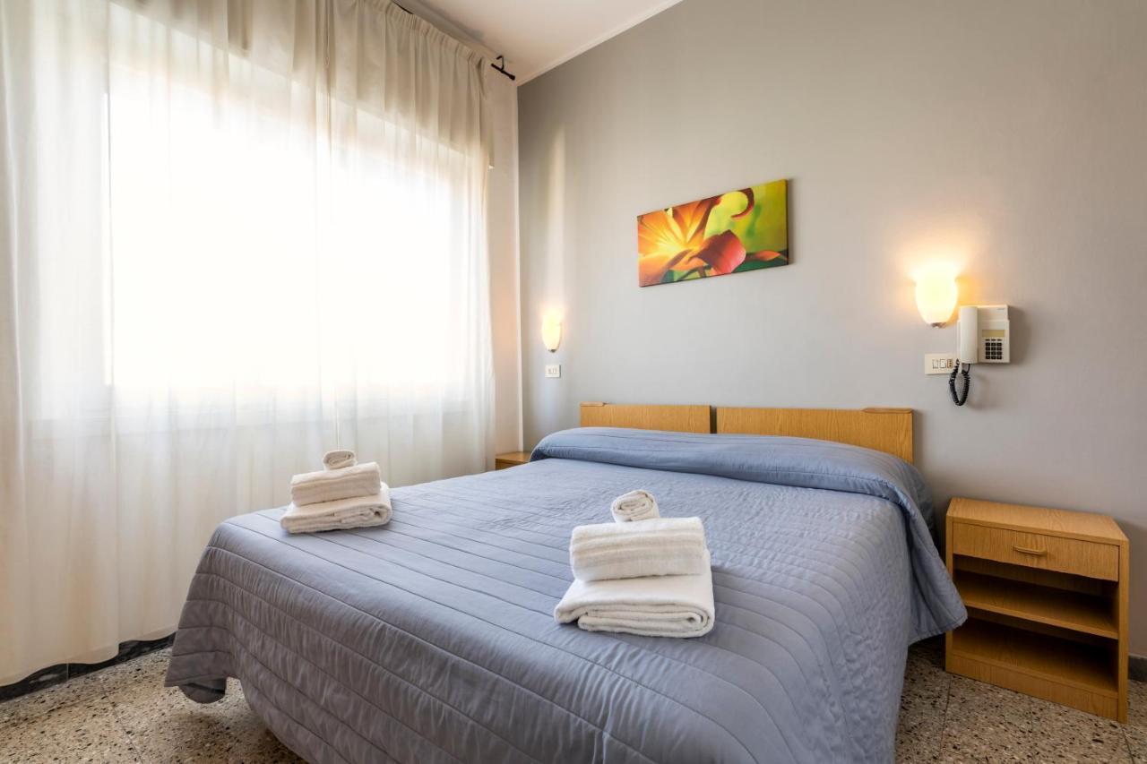 Hotel Ausonia B&B Rimini Exterior photo